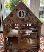 Houten poppenhuis met houten meubels en poppen gezin, Ophalen, Gebruikt, Poppenhuis