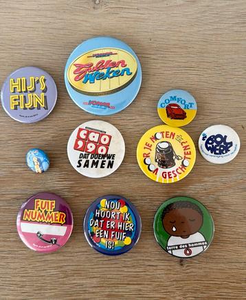 Diverse buttons en pins beschikbaar voor biedingen