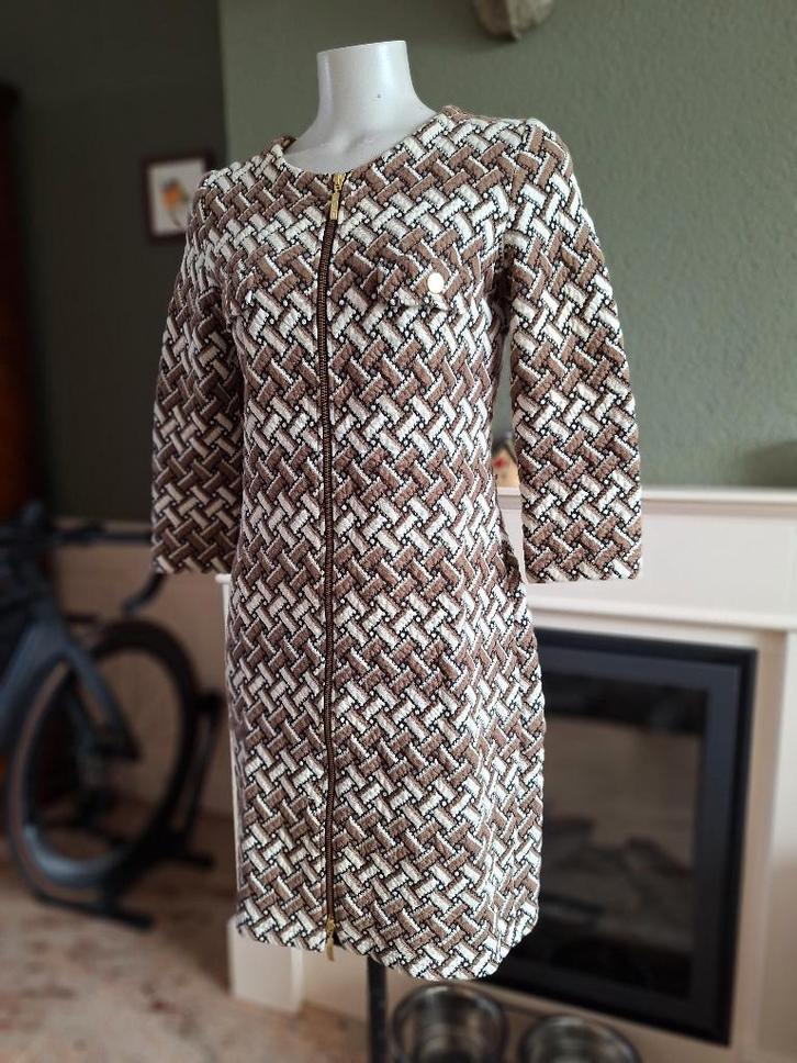 Caroline Biss warme bruine crème jurk M 38, Kleding | Dames, Jurken, Zo goed als nieuw, Maat 38/40 (M), Bruin, Knielengte, Verzenden