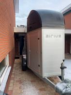 Sirius S45 paardentrailer met zadelkamer - Bouwjaar 2021, Ophalen, Zo goed als nieuw