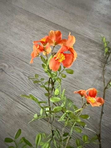Silk-Ka kunstbloem oranje beschikbaar voor biedingen