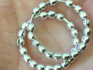 2 zilveren kralen ringen, nieuw beschikbaar voor biedingen
