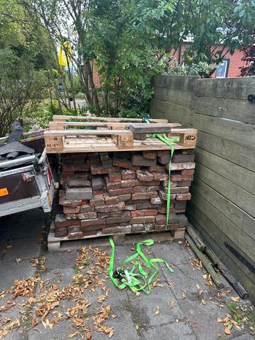 Stenen gratis beschikbaar voor biedingen