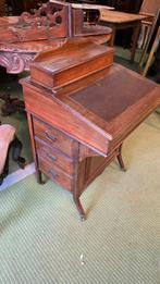 Antieke Engelse davenport, Ophalen