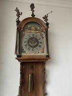 Antieke Friese staartklok, Ophalen