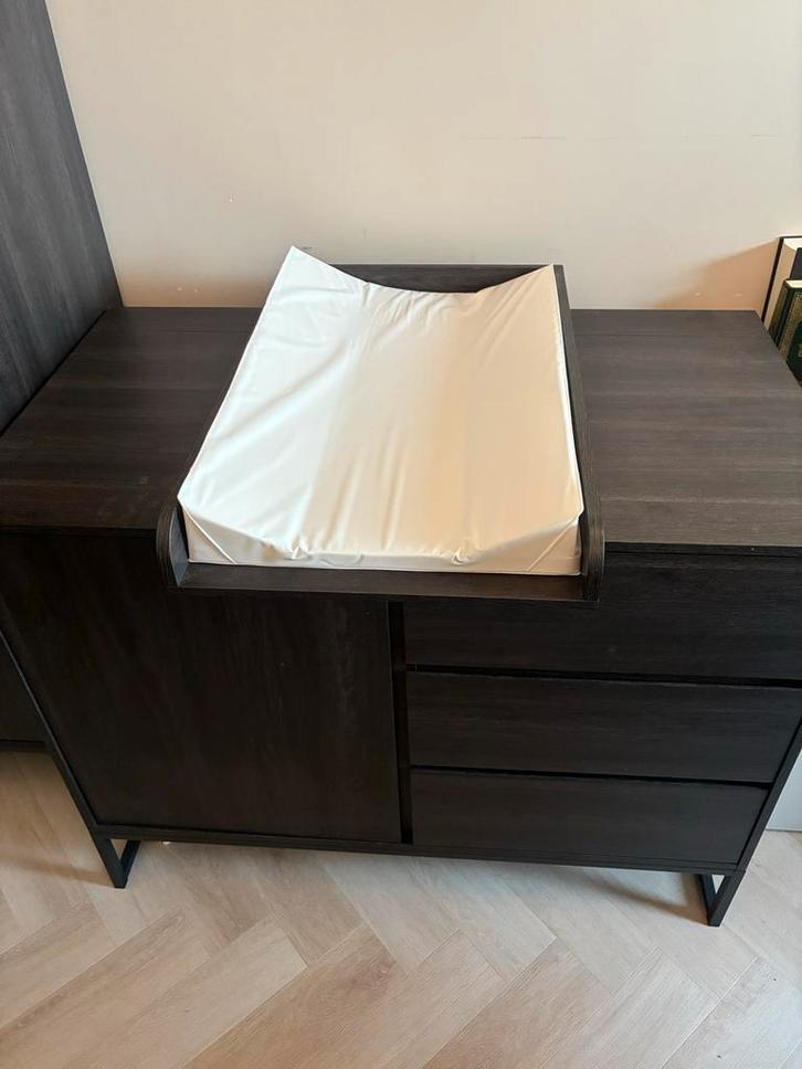 Kinderkamer (bed en kast ongebruikt, commode 3 maanden), Kinderen en Baby's, Kinderkamer | Commodes en Kasten, Zo goed als nieuw