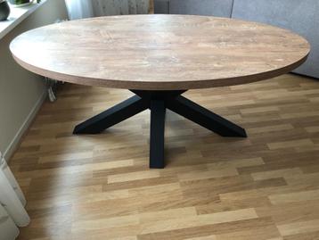 Ovaal Eettafel echt als nieuw  beschikbaar voor biedingen