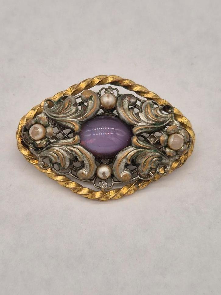 Oude Broche met Paarse Steen & Parels, Sieraden, Tassen en Uiterlijk, Broches, Gebruikt, Overige materialen, Paars, Minder dan 4 cm
