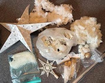 Diversen kerst accessoires wit beschikbaar voor biedingen