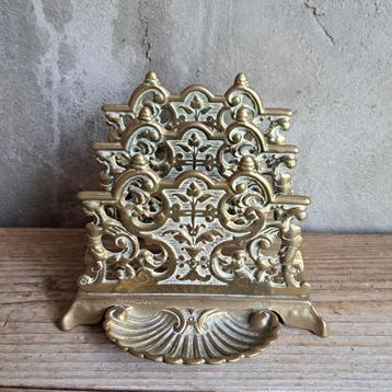 Oude brocante koperen brievenhouder postbakje *Etage3* beschikbaar voor biedingen