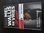 Jeugdthriller Haat van Mel Wallis de Vries, Ophalen of Verzenden, Zo goed als nieuw