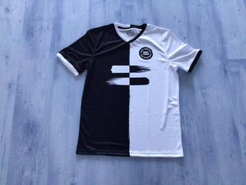 Voetbalshirt “Ons voetbal van iedereen” M/L beschikbaar voor biedingen