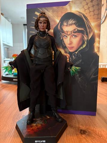 Hot Toys Marvel Loki Sylvie 1/6 scale figure beschikbaar voor biedingen