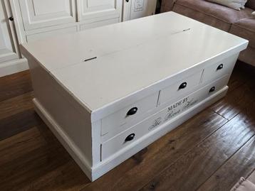 salontafel / salonkist roomwit distressed beschikbaar voor biedingen