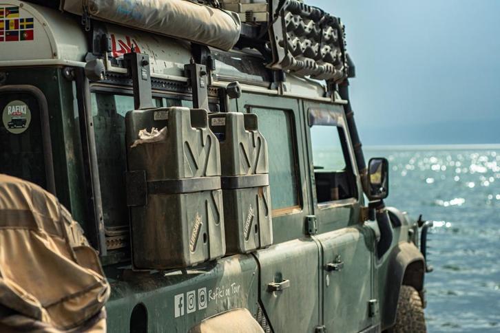 Front Runner Side Mount Jerry Can Holder Defender, Caravans en Kamperen, Kampeeraccessoires, Zo goed als nieuw, Ophalen