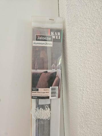 Jaloezie Wit (201) Aluminium 25mm beschikbaar voor biedingen
