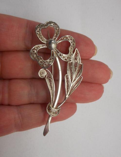 Zilveren filigrain vintage broche nr.881, Sieraden, Tassen en Uiterlijk, Broches, Zo goed als nieuw, Zilver, Zilver, 4 tot 7 cm