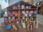 Leuk houten poppenhuis met veel accessoires, Ophalen, Poppenhuis