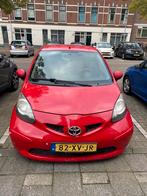 Toyota Aygo 1.0 12V Vvt-i 5DRS 2007 Rood, Auto's, Voorwielaandrijving, 4 stoelen, 68 pk, Origineel Nederlands