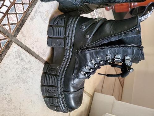 New Rock schoenen maat 37, Kleding | Dames, Schoenen, Zo goed als nieuw, Hoge laarzen, Zwart, Ophalen of Verzenden