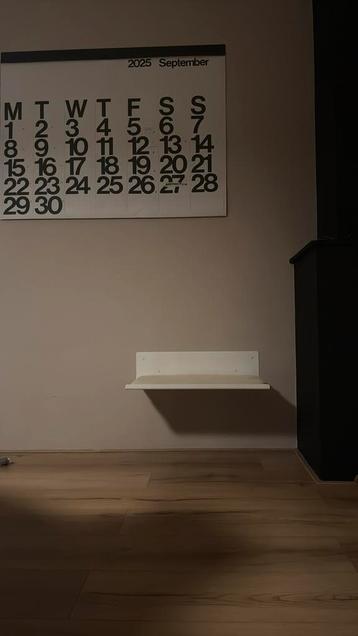 Lucy Balu wand plank STRAIGHT beschikbaar voor biedingen