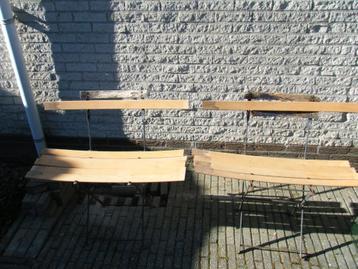 ijzeren tuinstoel frame. per stuk €7.50.  met voldoende hout beschikbaar voor biedingen