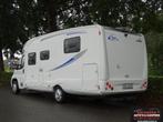 Pla Plasy Live 390 Queensbed, Caravans en Kamperen, Overige merken, Tot en met 2, 7 tot 8 meter, Bedrijf