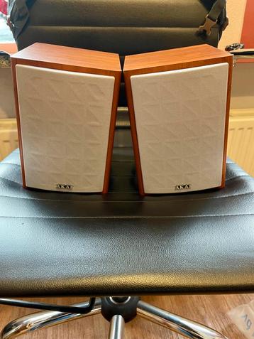 Nieuwe kleine Akai speakers beschikbaar voor biedingen