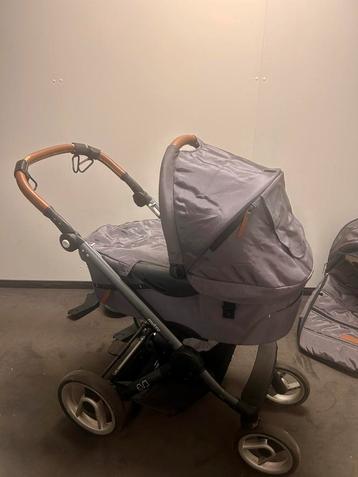 Mutsy Evo Kinderwagen – Compleet met Alles! Meerijdplankje beschikbaar voor biedingen