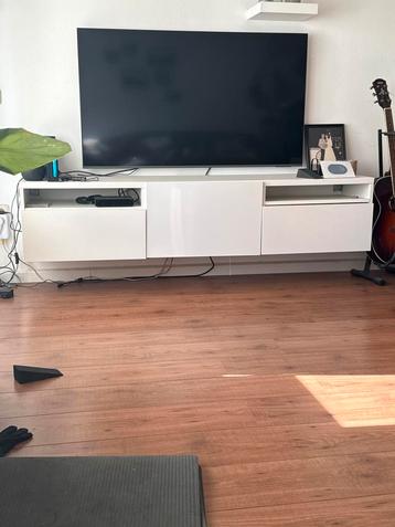 Modern Wit Tv Meubel beschikbaar voor biedingen