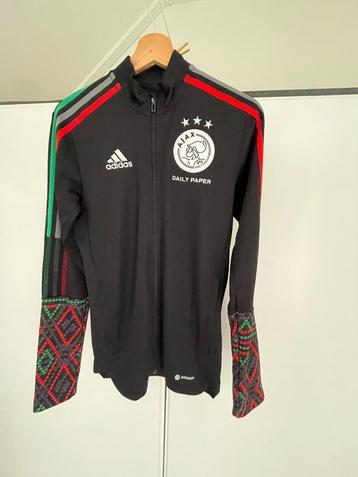Ajax trainingstop 2022/2023 maat XS beschikbaar voor biedingen