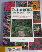 TUINIEREN IN DE PRAKTIJK * Peter Mc Hoy *, Verzenden, Zo goed als nieuw, Peter Mc Hoy, Tuinieren en Tuinplanten