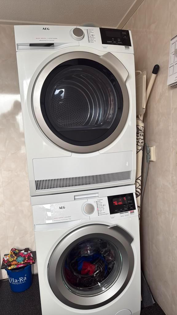 AEG wasmachine En AEG condens droger met tussen stuk., Witgoed en Apparatuur, Was-droogcombinaties, Zo goed als nieuw, 6 tot 8 kg