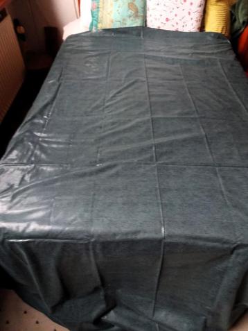Groen Nappa (kunst-leer) lap reptielhuid-look +/- 145 x 260  beschikbaar voor biedingen