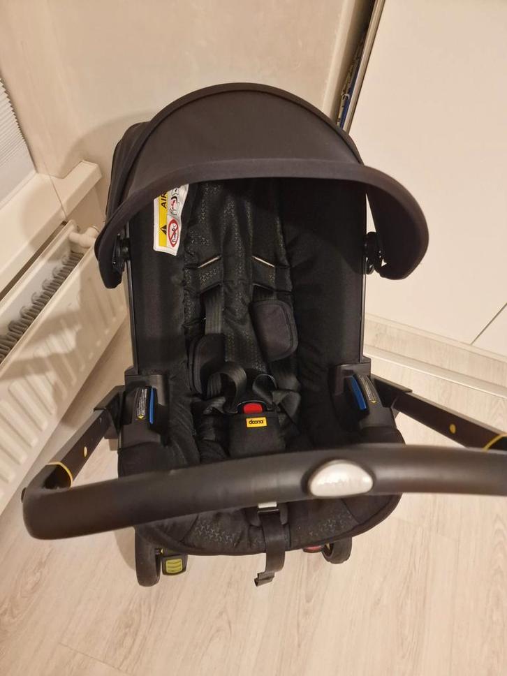 Doona Nitro black Autostoel/Wandelwagen buggy, Kinderen en Baby's, Autostoeltjes, Gebruikt, Overige merken, 0 t/m 13 kg, Autogordel