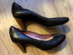 HUGO BOSS grijze pumps maat 38 hakje 7 cm, Kleding | Dames, Schoenen, Pumps, Ophalen of Verzenden, Grijs, Gedragen