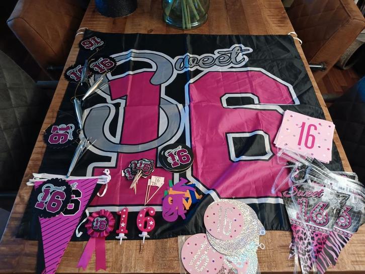 Versiering 16 jaar party, Hobby en Vrije tijd, Feestartikelen, Gebruikt, Versiering, Verjaardag, Ophalen of Verzenden