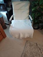 Gratis beschadigde witte fauteuil, Ophalen, Gebruikt, 75 tot 100 cm, 50 tot 75 cm