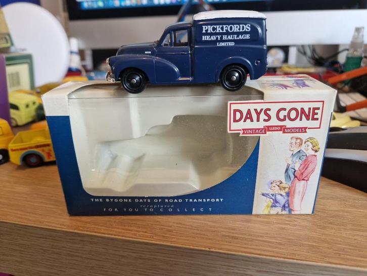 Lledo Days Gone. Morris Van.  Pickfords, Hobby en Vrije tijd, Modelauto's | 1:43, Auto, Overige merken, Ophalen of Verzenden