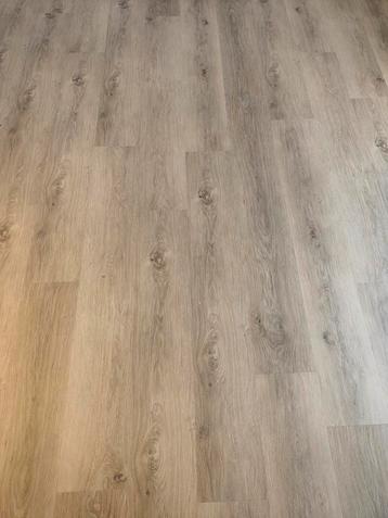 Plak PVC 12,4m2. Nieuw in doos! Houtlook Maas. Toplaag 0,55. beschikbaar voor biedingen