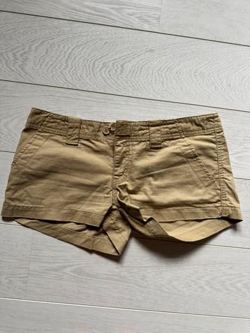 Lilu korte broek maat L beschikbaar voor biedingen