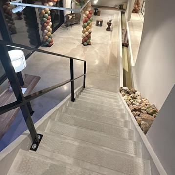 Nieuwe Betonnen trap beschikbaar voor biedingen