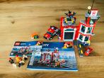 LEGO city 60215, brandweerkazerne, fire station, ZGAN, Ophalen of Verzenden, Zo goed als nieuw, Complete set, Lego
