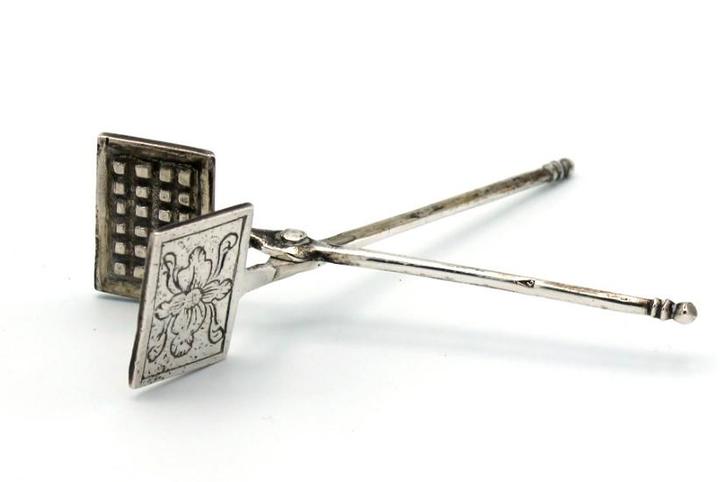 Hollands zilveren miniatuur wafelijzer, 18e eeuw., Antiek en Kunst, Antiek | Goud en Zilver, Zilver, Ophalen of Verzenden