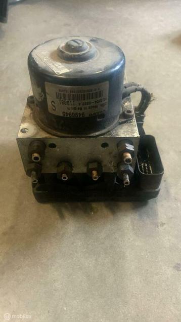 ABS pomp Volvo V70 II ('00-'08) 9496945 beschikbaar voor biedingen
