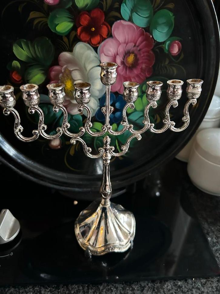 Verzilverde Chanoeka Chanukah Menora Joodse Kandelaar, Antiek en Kunst, Antiek | Religie, Ophalen of Verzenden