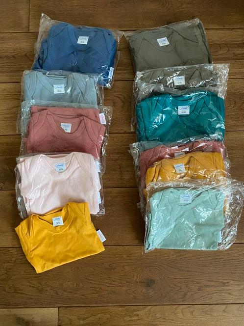 Pakket onbedrukte babykleding- rompers,badjassen, slabbers, Kinderen en Baby's, Babykleding | Baby-kledingpakketten, Nieuw, Ophalen of Verzenden