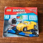 Lego 10731 Junior Cars compleet met doos en boek, Kinderen en Baby's, Speelgoed | Duplo en Lego, Ophalen of Verzenden, Gebruikt