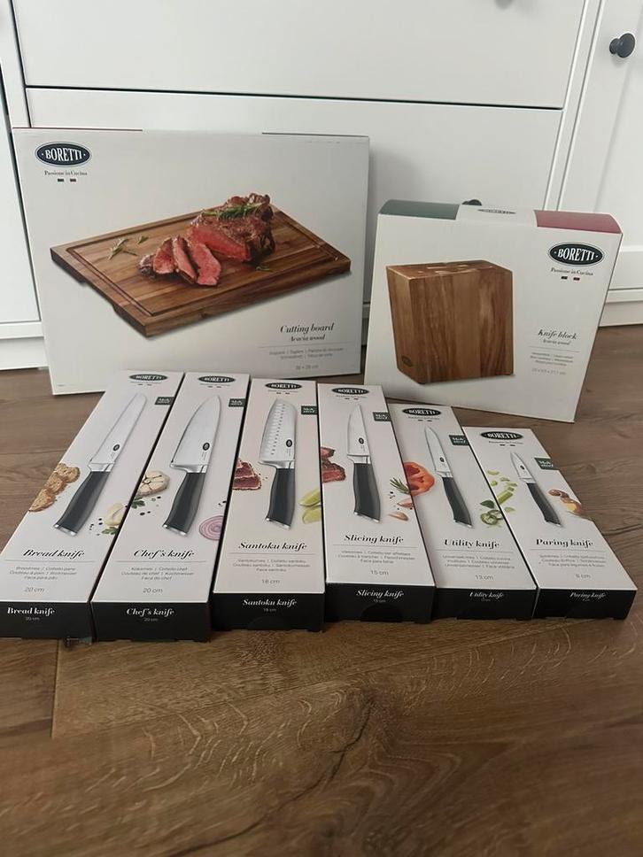 Boretti set 6 messen, messenblok en snijplank/serveerplank, Huis en Inrichting, Keuken | Bestek, Nieuw, Bestekset, Rvs of Chroom