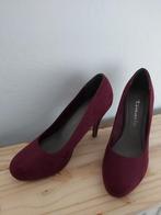 Bordeaux rood hakken, Kleding | Dames, Schoenen, Tamaris, Pumps, Ophalen of Verzenden, Gedragen